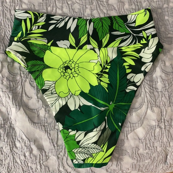 Aerie swim bundle size small 2 bottoms 1 top - Picture 5 of 11